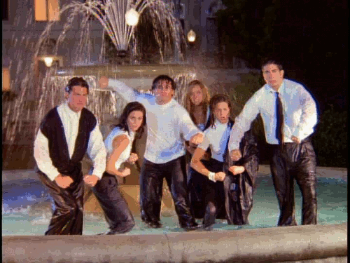 friends-group-fountain