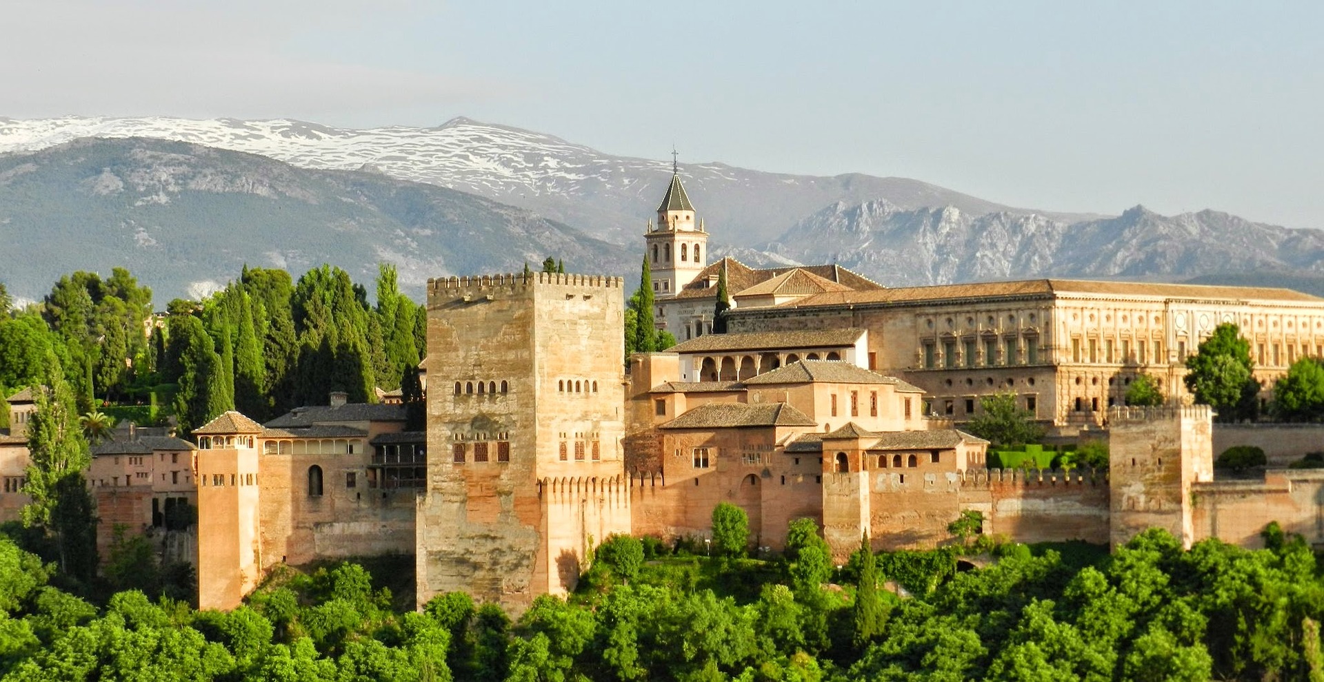 Top 5 Things That you Will Enjoy Visiting In Granada