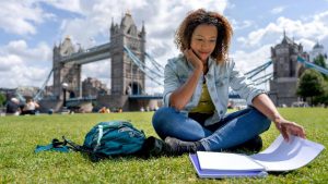 How to Study Abroad in the UK in 2022 - tips and tricks
